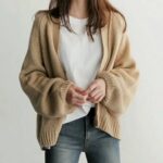 Simple short knit cardigan